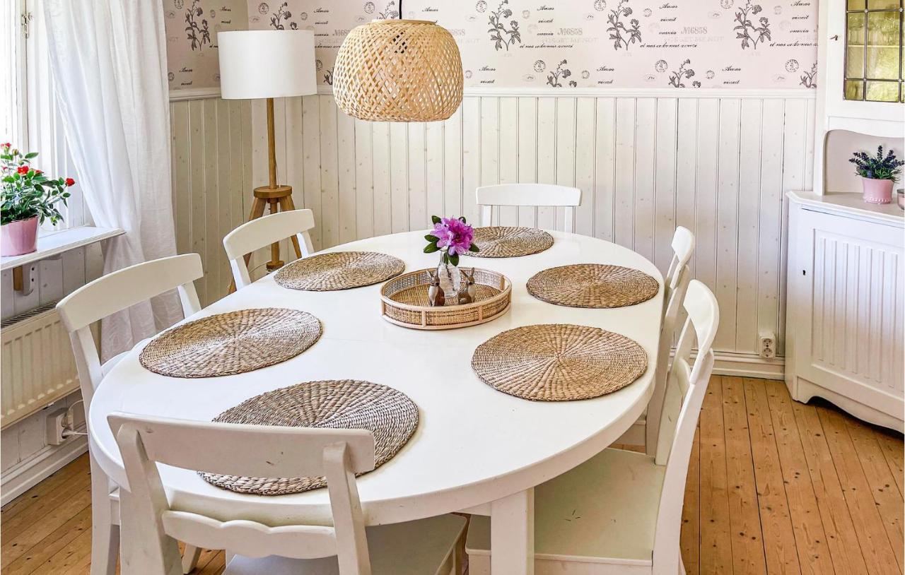 Cozy Home In Strmstad With Wifi 스트롬스타드 외부 사진