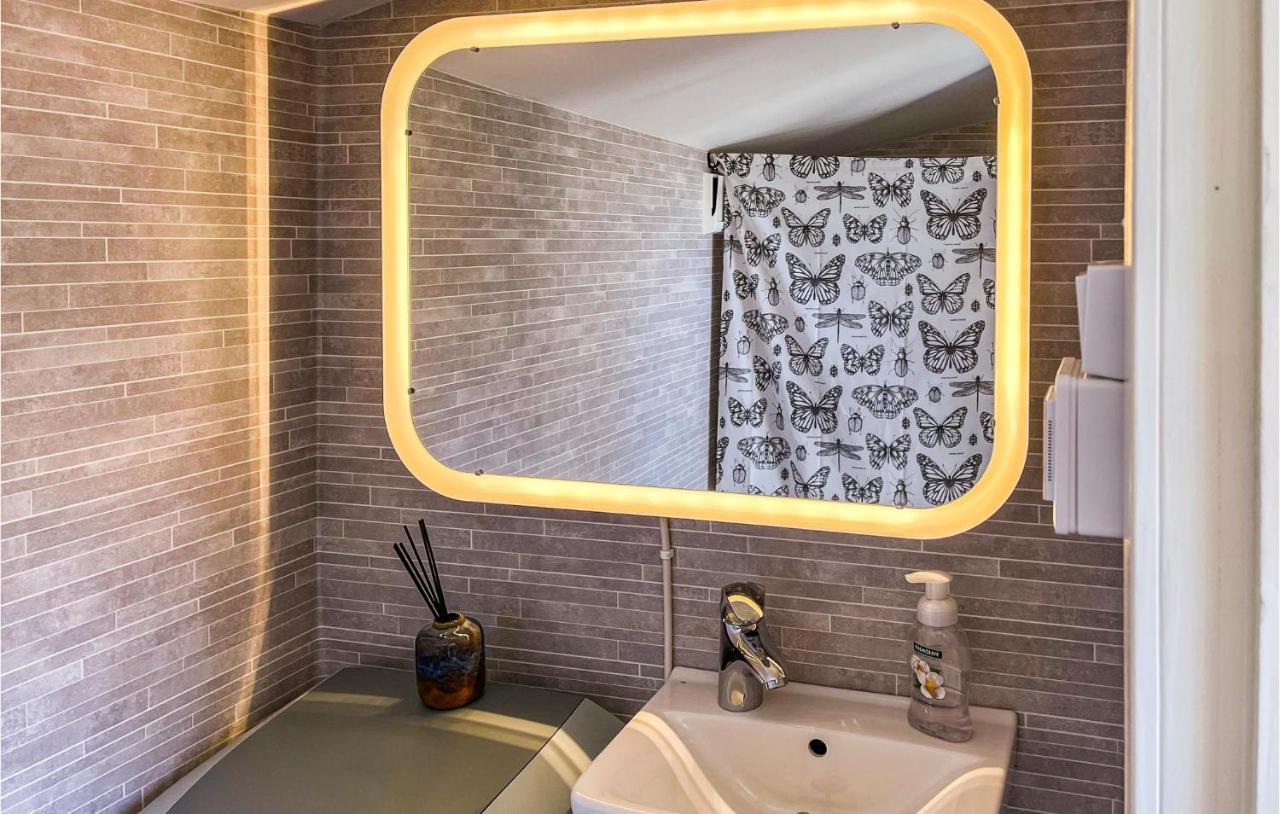 Cozy Home In Strmstad With Wifi 스트롬스타드 외부 사진
